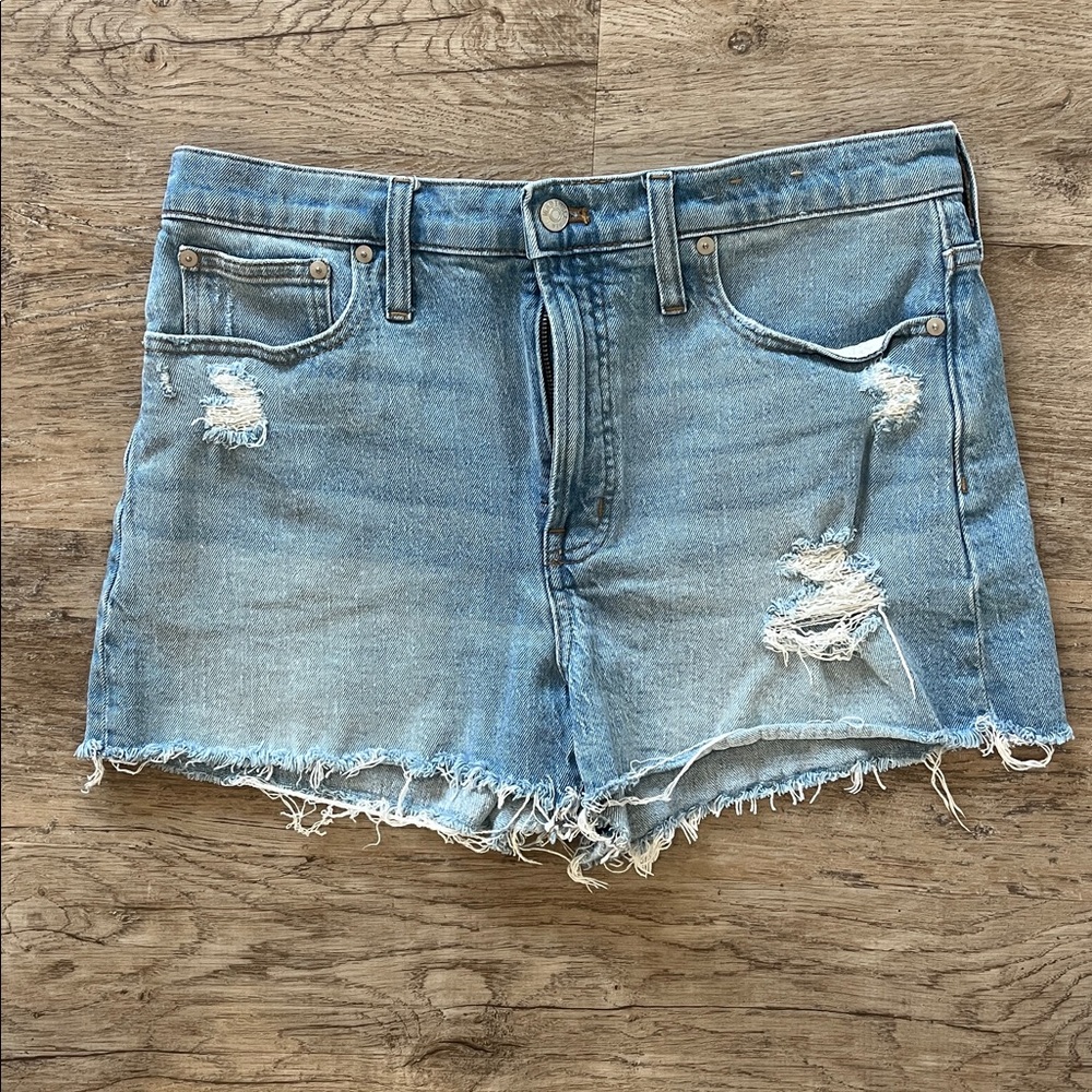 The Perfect Jean Short - Picture 3 of 8